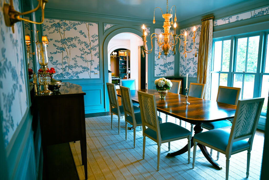 evergreen dinnig room